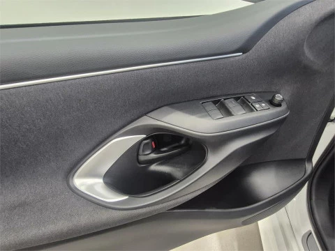 Toyota Yaris ACTIVE PLUS