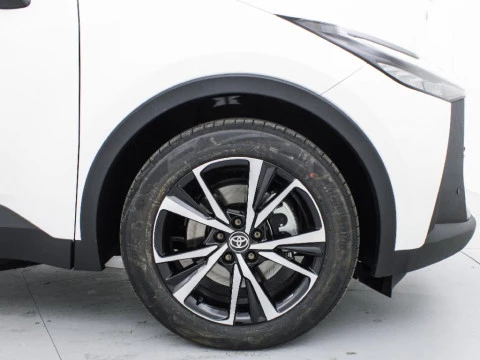 Toyota C-HR CH Toyota C-HR - MY25