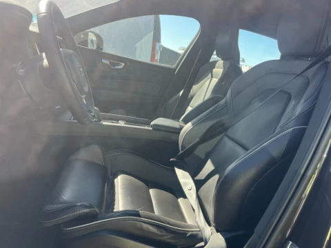 Volvo XC60 2.0 B4 D AWD R-Design Auto