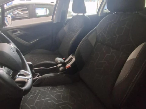 Peugeot 2008 1.2 PURETECH 82 ACTIVE 5P