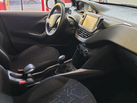 Peugeot 2008 1.2 PURETECH 82 ACTIVE 5P