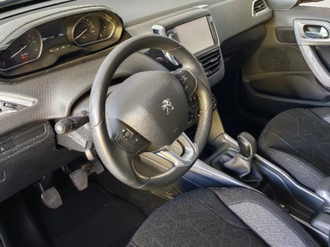 Peugeot 2008 1.2 PURETECH 82 ACTIVE 5P