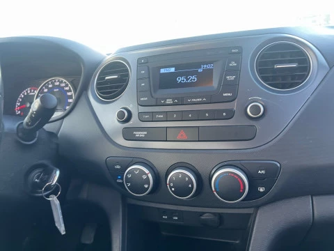 Hyundai i10   1.0 MPI Go