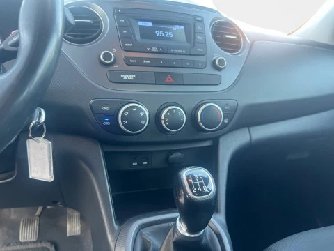 Hyundai i10   1.0 MPI Go