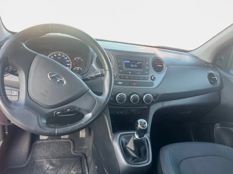 Hyundai i10   1.0 MPI Go