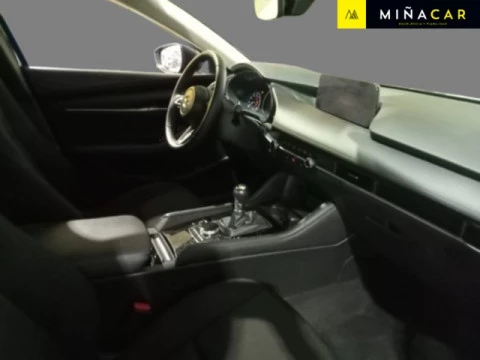 Mazda 3 2.5L E-SKY G MHEV Centre-line 6AT 10 kW (140 CV)