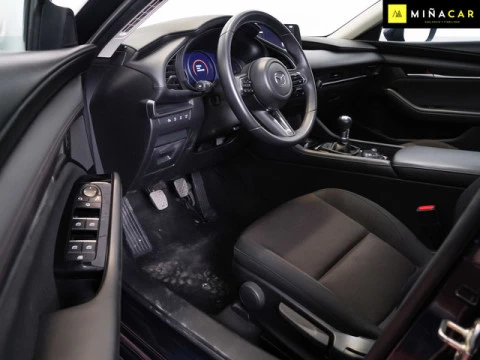 Mazda 3 2.5L E-SKY G MHEV Centre-line 6AT 10 kW (140 CV)