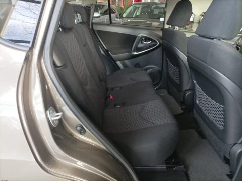 Toyota Rav4 2.2 D-4D Advance 4x2