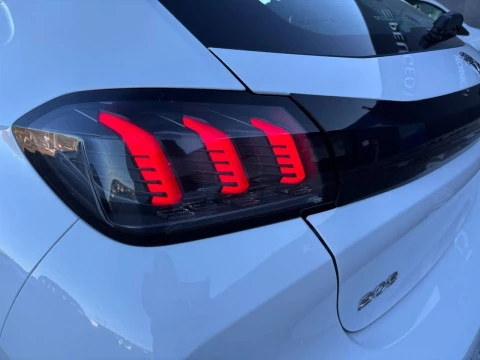 Peugeot 208 BlueHDi 73kW (100CV) Allure