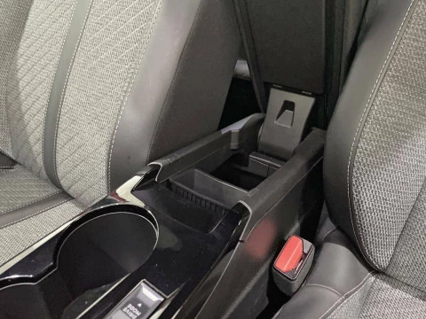 Peugeot 2008 Allure Puretech 100 S&S 6 Vel. MAN