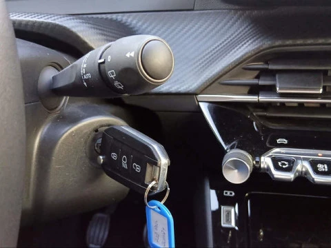 Peugeot 2008 PureTech 100 S&S Allure 75 kW (100 CV)