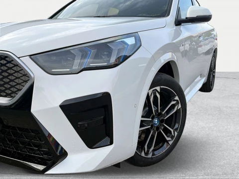 BMW iX2 xDrive30