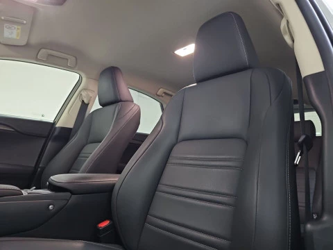 Lexus NX 2.5 300h Premium 2WD