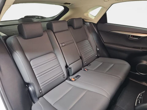 Lexus NX 2.5 300h Premium 2WD