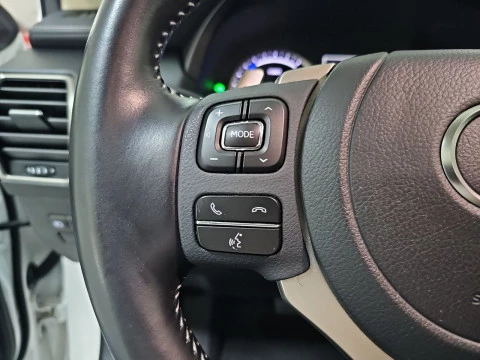 Lexus NX 2.5 300h Premium 2WD