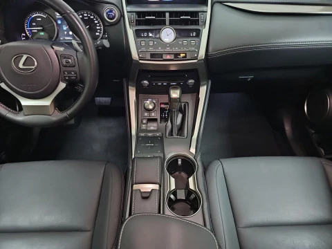 Lexus NX 2.5 300h Premium 2WD