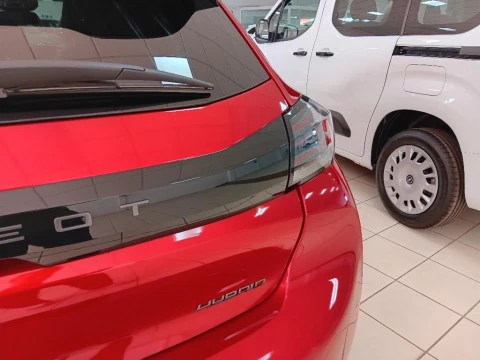 Peugeot 208 1.2 MHEV 110 E-DCS6 AUTO ALLURE 5P