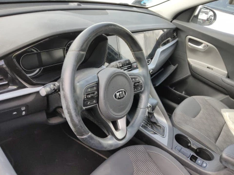 Kia Niro 1.6 GDi HEV 104kW (141CV) Concept