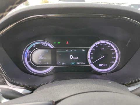 Kia Niro 1.6 GDi HEV 104kW (141CV) Concept