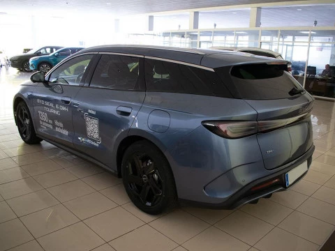 BYD SEAL 6 DM-I fam. 1.5 DM-I COMFORT LITE 5P