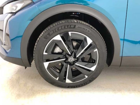 Peugeot 408 Nuevo  Allure Pack Gasolina 130 S&S EAT8