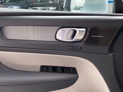 Volvo XC40 1.5 T2 INSCRIPTION AUTO 5P