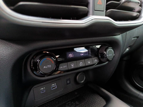 Nissan Juke 1.0 DIG-T 84KW N-CONNECTA 5P