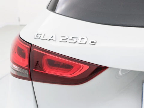 Mercedes-Benz GLA 250 E