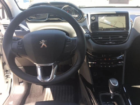 Peugeot 2008 ALLURE PTECH 110 S&S EAT6