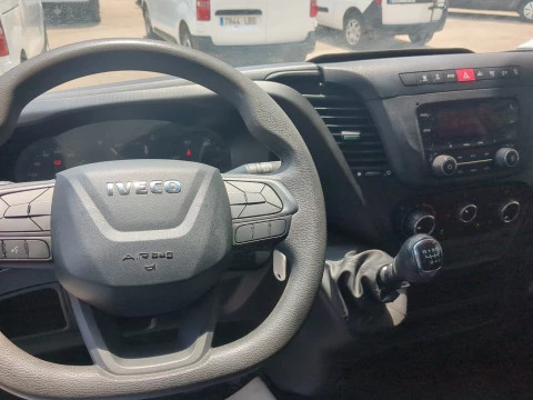 Iveco Daily 2.3 TD 35S 16 V 3520/H2 10,8 M3