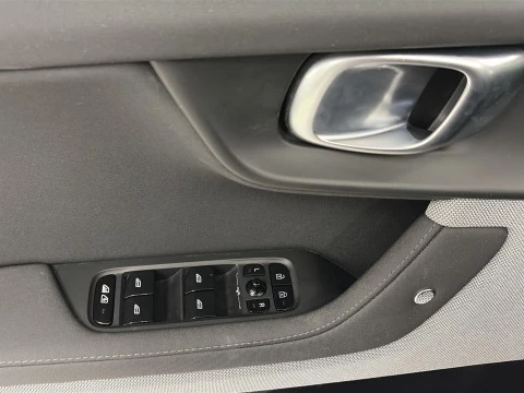 Polestar 2 Long Range Single Motor FWD 170 kW (31 CV)