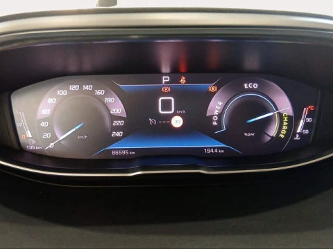 Peugeot 5008 Hybrid 1.2 Allure Pack eDCS6 100 kW (136 CV)