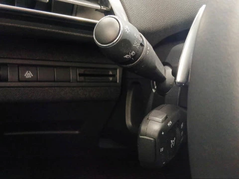 Peugeot 5008 Hybrid 1.2 Allure Pack eDCS6 100 kW (136 CV)