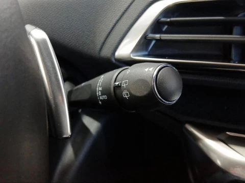 Peugeot 5008 Hybrid 1.2 Allure Pack eDCS6 100 kW (136 CV)