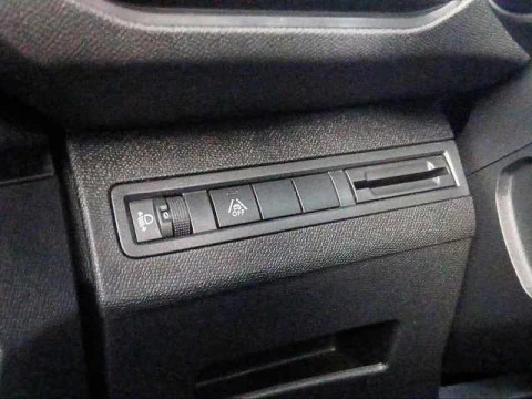 Peugeot 5008 Hybrid 1.2 Allure Pack eDCS6 100 kW (136 CV)