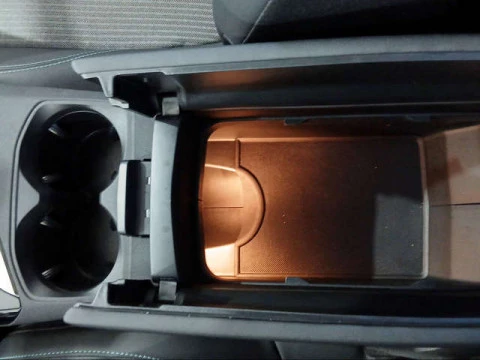 Peugeot 5008 Hybrid 1.2 Allure Pack eDCS6 100 kW (136 CV)