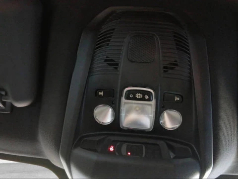 Peugeot 5008 Hybrid 1.2 Allure Pack eDCS6 100 kW (136 CV)