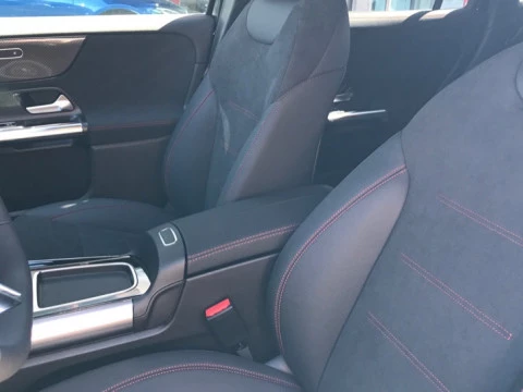 Mercedes-Benz GLA  200 d