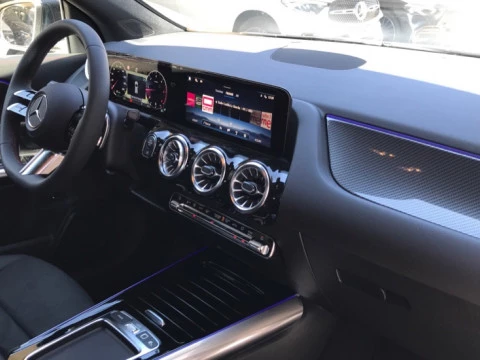 Mercedes-Benz GLA  200 d