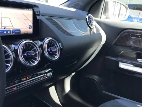 Mercedes-Benz GLA  200 d