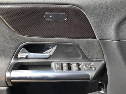 Mercedes-Benz GLA  200 d