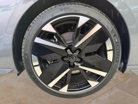 Peugeot 308 5P GT Exclusive Hybrid MHEV 145 e-DCS6