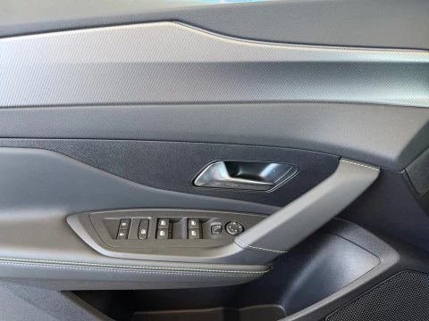 Peugeot 308 5P GT Exclusive Hybrid MHEV 145 e-DCS6