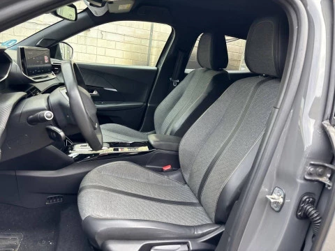 Peugeot e-2008 Eléctrico Allure 156 (115kW)