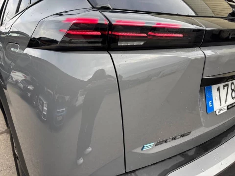Peugeot e-2008 Eléctrico Allure 156 (115kW)