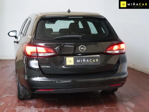Opel Astra 1.2 Turbo XHT Elegance 96 kW (130 CV)