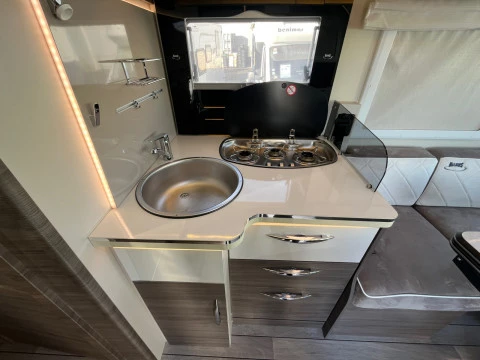 MCLOUIS NEVIS NEVIS 881G