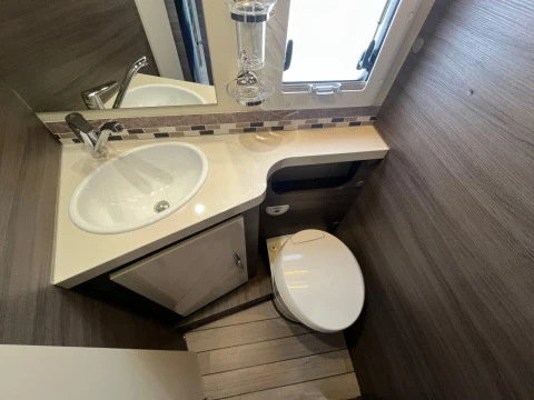 MCLOUIS NEVIS NEVIS 881G