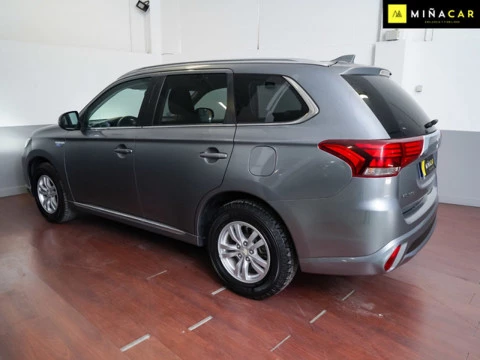 Mitsubishi Outlander 2.0 PHEV Kaiteki Auto 4WD