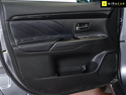 Mitsubishi Outlander 2.0 PHEV Kaiteki Auto 4WD
